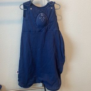 Nested Bean Zen Sleep Sack Size Medium (6-15 month)
16-26lb 
Navy Color